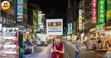 疫情鎖經濟3/擺8小時6小時在聊天!攤商配合防疫不怨嘆 只盼政府務必做好隔離