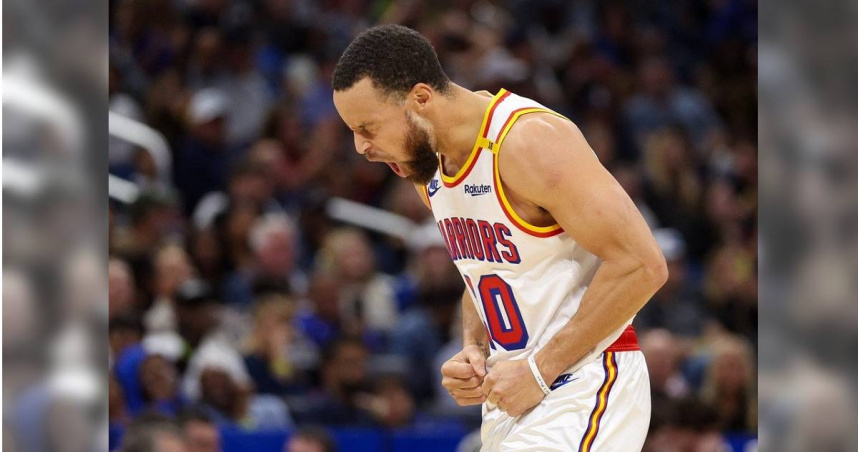 柯瑞投進三分球後興奮狂吼。（圖／達志／路透社）