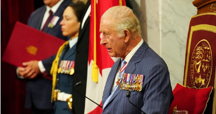 英國國王查爾斯三世(King Charles III)今(28)日主持加拿大國會開議典禮時發表御座致辭,以「強大且自由」稱讚加拿大。(圖/達志/美聯社)