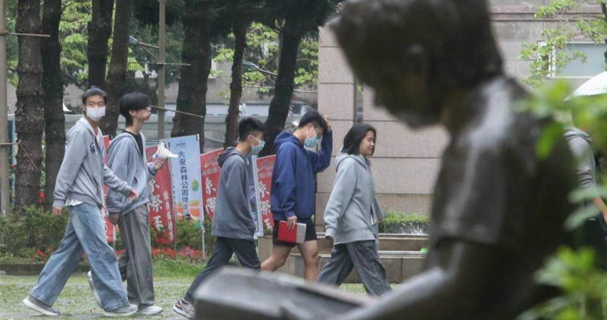 114學年度四技二專甄選入學招生今天放榜，經就讀志願序統一分發錄取者計2萬4421人，錄取率為94.3％。（圖／報系資料照）