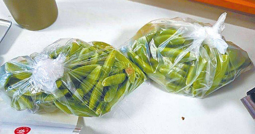 台北市衛生局7月派員至市場、蔬果零售業者、超市、賣場、餐飲店等處抽驗51件生鮮蔬果農藥殘留，共有16件不符規定。（圖／翻攝畫面）