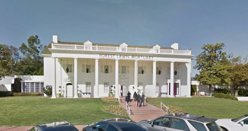 森林草坪科維納山丘殯儀館（Forest Lawn Covina Hills）。（圖／翻攝自googlemaps）