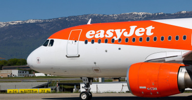 易捷航空（easyJet）日前因有乘客託運行李中有行動電源，班機緊急迫降。示意圖，非當事飛機。（圖／達志／路透社）