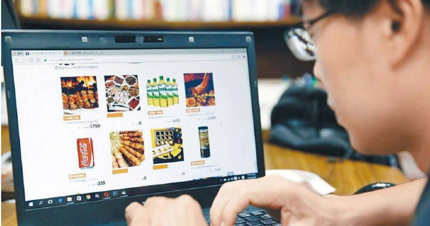 消費爭議年逾萬件，春節後達高峰，消保官籲網購嚴防詐騙。（示意圖／報系資料照）