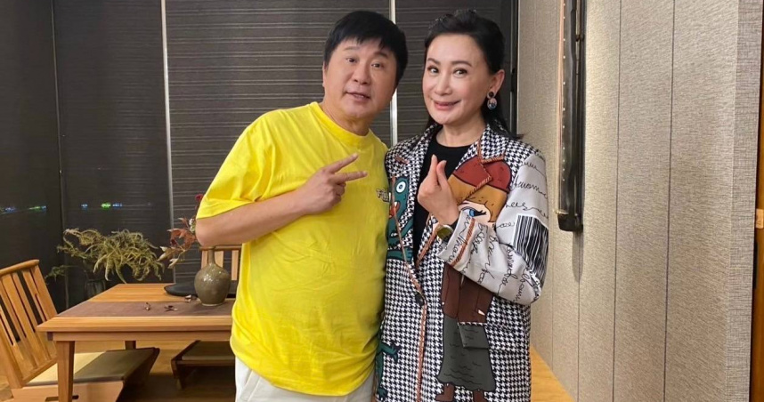 胡瓜的YouTube節目《下面一位》請來金鐘視帝陳亞蘭，兩人回想起秀場的日子。（圖／下面一位提供）