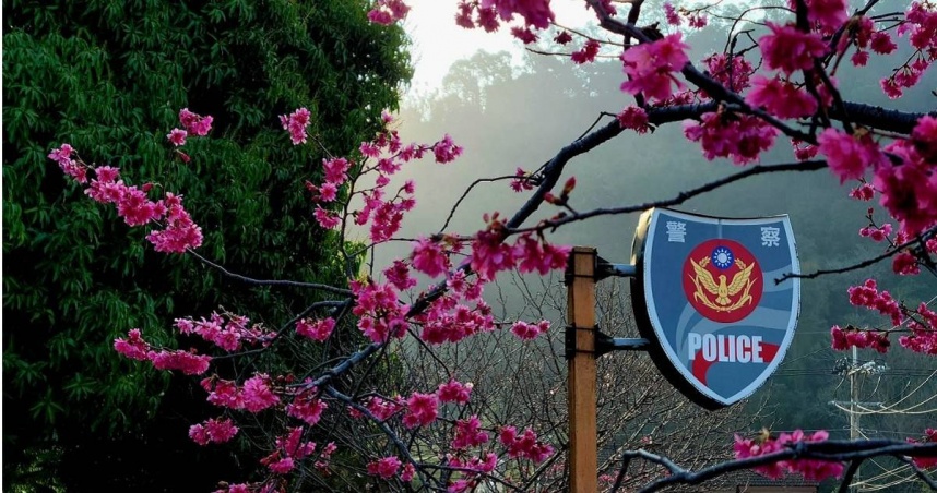 泰安派出所的王姓所長因上班期間飲酒遭記過調職。（圖／翻攝自臉書／泰安派出所）