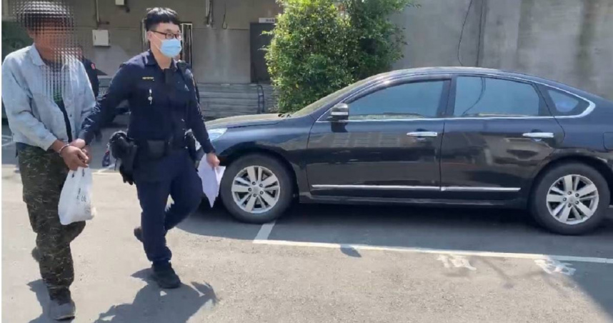 新北市三峽警分局員警追捕通緝犯時，因為容貌相似，誤抓了對方的親哥哥。然而對方的哥哥竟然也是一名通緝犯，於是仍將對方帶回偵辦。（圖／警方提供）