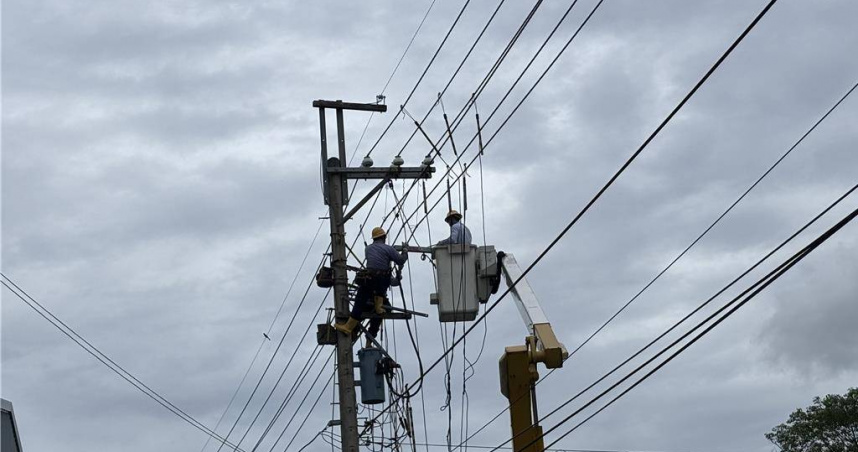 桃園市平鎮區今日上午傳停電，經台電查修發現為開關設備不良，導致235戶停電。（圖／報系資料照片）