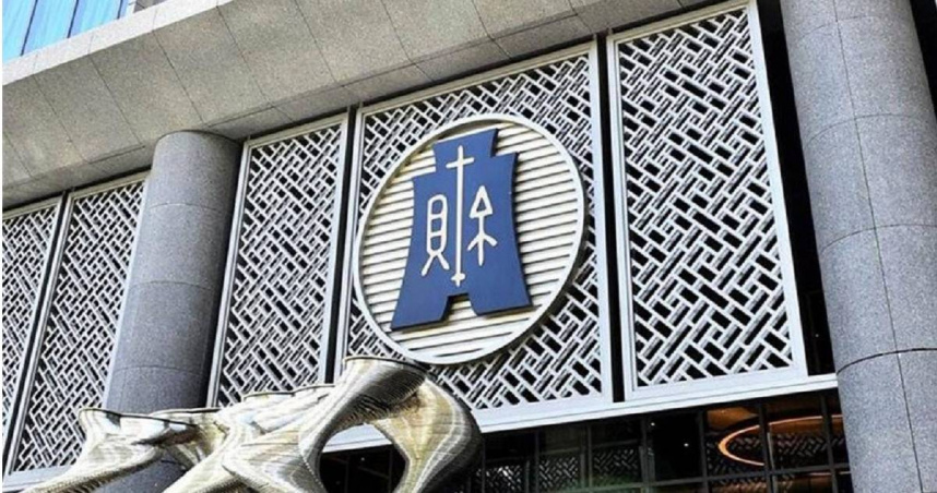 財政部提醒，房屋稅用1%的自住稅率，必須先有戶籍登記。（圖／報系資料照）