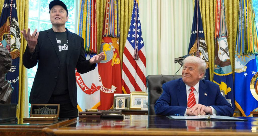 馬斯克（左）近日離開白宮團隊，首度發文砲轟川普的「大而美法案」。（圖／美聯社／達志）