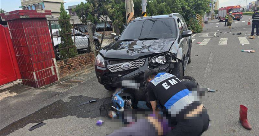 台南市麻豆區發生嚴重車禍，造成2人身亡。（圖／翻攝畫面）