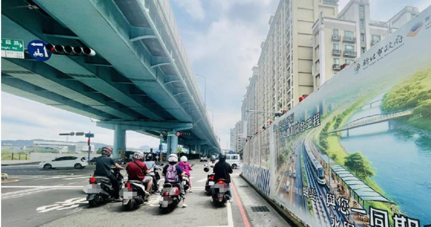 三峽重大車禍引發各界關注「高齡駕駛」，目前全台灣65歲以上高齡駕駛超過120萬人。（圖／中時記者李育嫺攝）