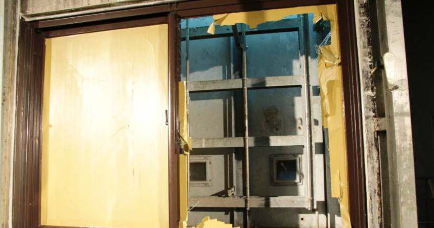 內政部研究顯示，在窗戶貼膠帶反而更容易爆裂。（圖／內政部提供）