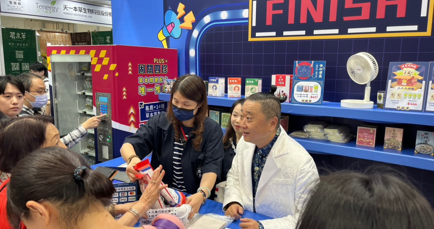 勝昌製藥全新設計閃耀2025生技展，代言人邰智源擔任一日店長人氣爆棚！（圖片提供/CTWANT)