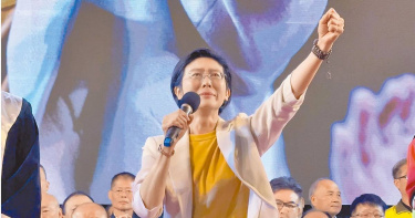 民進黨立委林岱樺日前在高雄岡山舉辦萬人造勢活動，儘管身陷官司又無黨內大咖站台，她仍在綠營高雄市長初選民調中穩居一方之霸；下禮拜就要初選領表登記了，是否能撐到最後脫穎而出，各界關注。（圖／報系資料照）