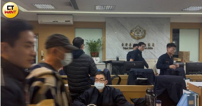 曾男50萬交保。（圖／翁靖祐攝）