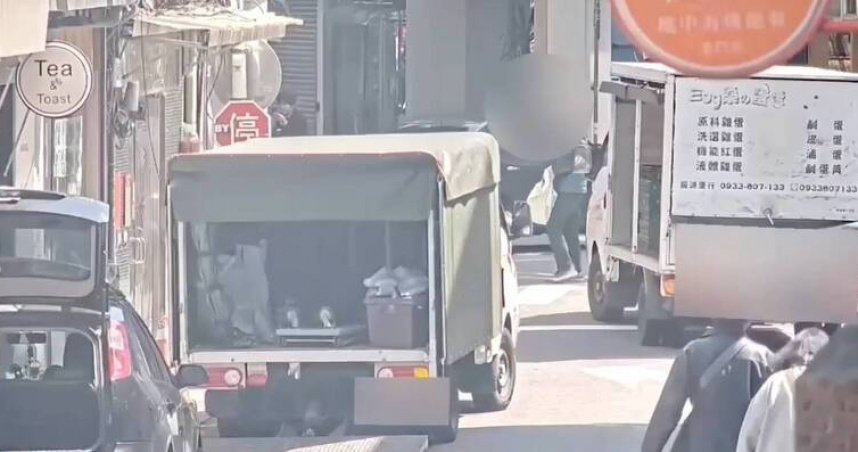 北市永康街小貨車擦撞8旬翁　疑A柱遮蔽釀禍