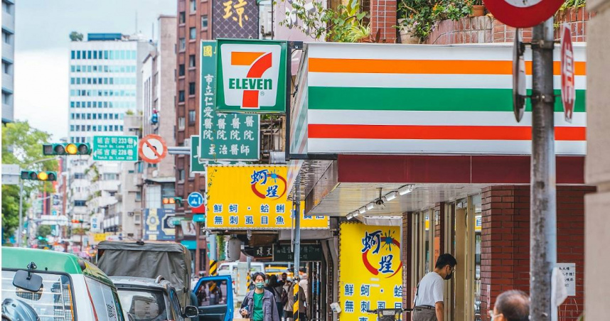 Threads等社群平台近日出現不少假冒「7-11店員」的帳號。（示意圖／unsplash）