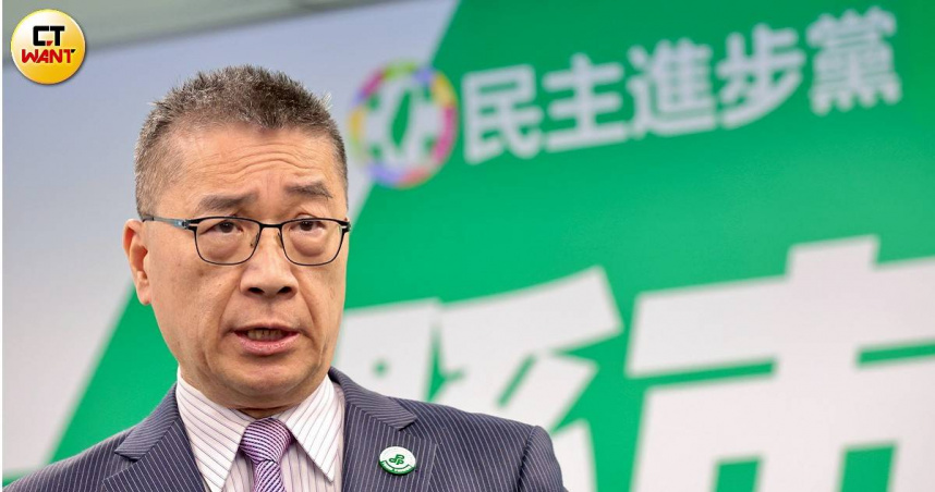 民進黨秘書長徐國勇呼籲，脫黨參選彰化縣長的邱建富，在登記參選截止前慎重思考。（圖／黃耀徵攝）