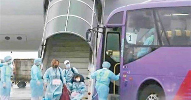 疫情不見頂 香港專家:恐有群聚爆發如「火燒連環船」