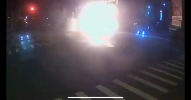 海軍上士酒後開BMW闖紅燈 車子炸成火球畫面曝光