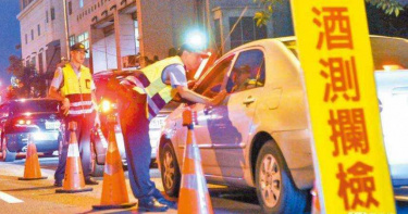酒後請代駕...警一測「酒精含量超標」!車主傻眼:找了代罰