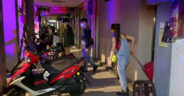 小時感冒變重聽!正妹當酒女狂被咔 慘淪萬華「1500快餐店」接客