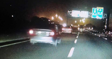 天外飛來保麗龍 國道1號新營段5車遭砸