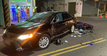 軍人休假返家 騎車撞小客車當場死亡