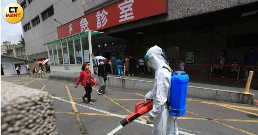 多名醫師透露，近期急診室大爆滿，床位難求。（示意圖／周志龍攝）