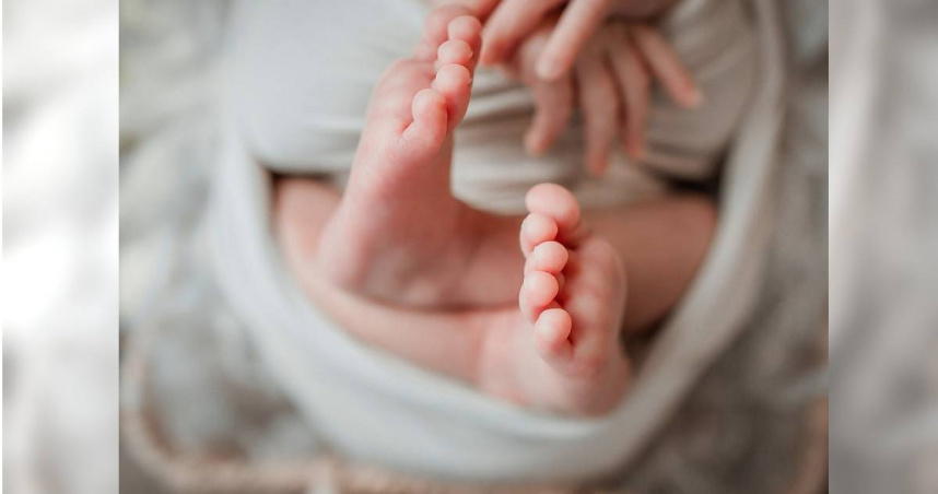 美國一名18歲的女學生近日到法國巴黎遊學，竟在飯店內產下一名嬰兒，還將其直接從窗戶拋出，最終導致嬰兒不幸身亡。（示意圖／Pixabay）