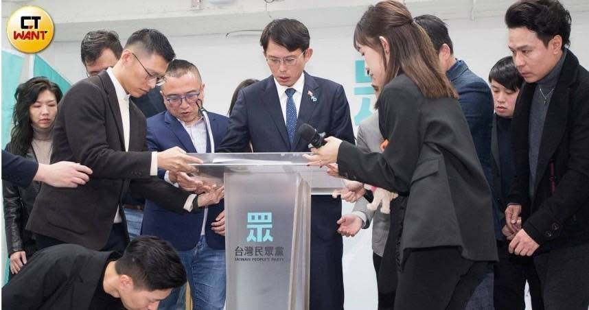 民眾黨主席黃國昌針對陳椒華退黨一事，表示尊重她的選擇，強調雙方將持續保持善意互動。（資料圖／黃威彬攝）