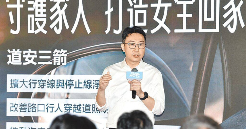 交通部部長陳世凱27日會同行政團隊出席520周年施政成果記者會，說明過去一年各項規畫與具體作為。（圖／中國時報顏謙隆攝）