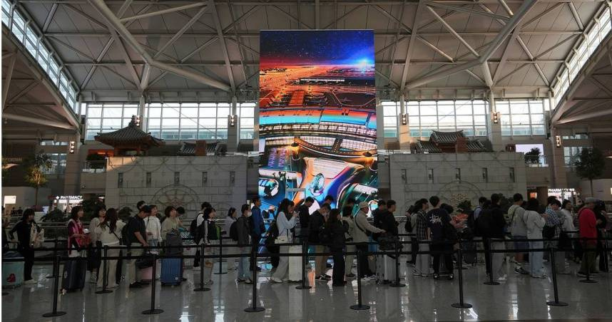 南韓宣布對中國團體旅客實施期間限定免簽政策。（示意圖／達志／美聯社）