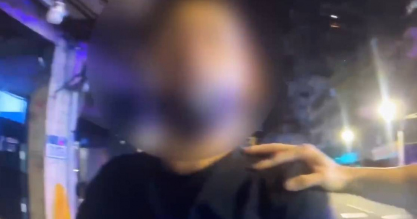 陳姓男子不滿前女友不接電話，18日凌晨持BB槍上門找人，卻找錯地址，他也因而被警方逮捕。（圖／翻攝畫面）