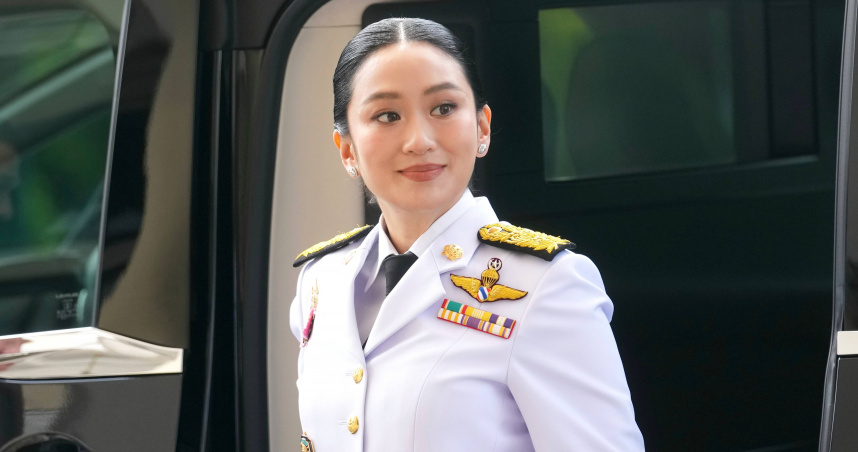 泰國憲法法院以6票對3票裁定罷免總理貝東塔，政局再度陷入動盪。（圖／達志／美聯社，下同）