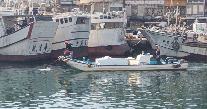 蘇澳區漁會斥資百餘萬元購入全新漁港清潔船，10月初正式啟用，盼能讓港區重現清朗海色。（圖／蘇澳區漁會提供）