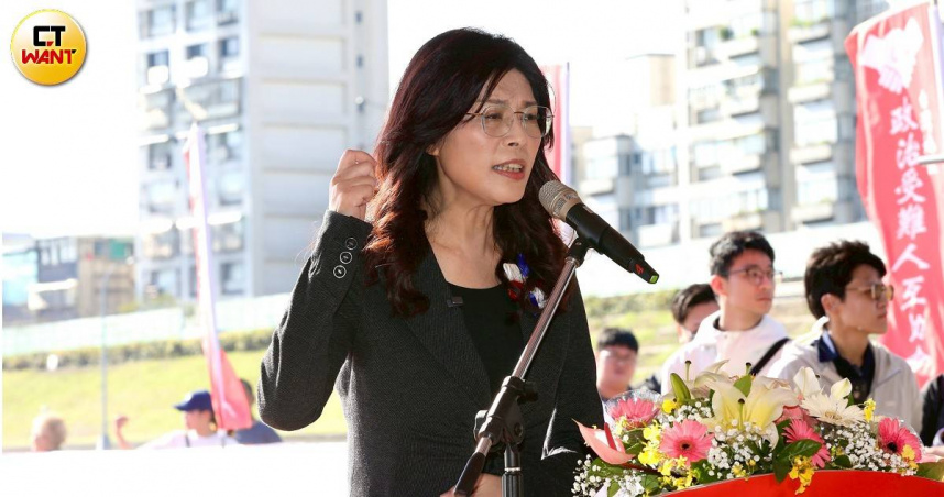 國民黨主席鄭麗文出席「1950年代白色恐怖秋祭追思慰靈大會」，因追思對象名單出現涉共諜案人士，引發社會熱議。（圖／方萬民攝）