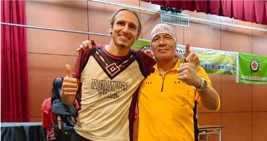 「跑山獸」羅培德PO出過去與五哥張福和的合照。（翻攝Beast Runners 跑山獸臉書）