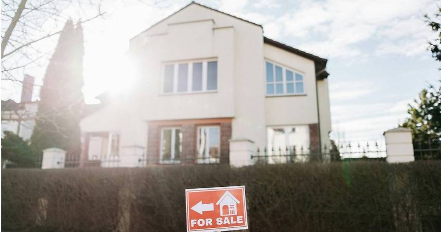 男子與交往20年女友分手後，遭她媽媽追討當年買房的獲利。（示意圖／Pexels）