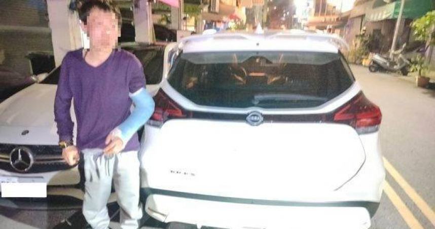 台中男子左手打石膏偷車還開車。（圖／翻攝畫面）