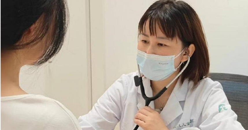 近日，中國武漢武漢一名33歲、懷孕19週的李女士，因聞到二手菸的氣味，竟誘發支氣管擴張舊疾，導致出現持續咳嗽及咳血症狀。（圖／翻攝微博）