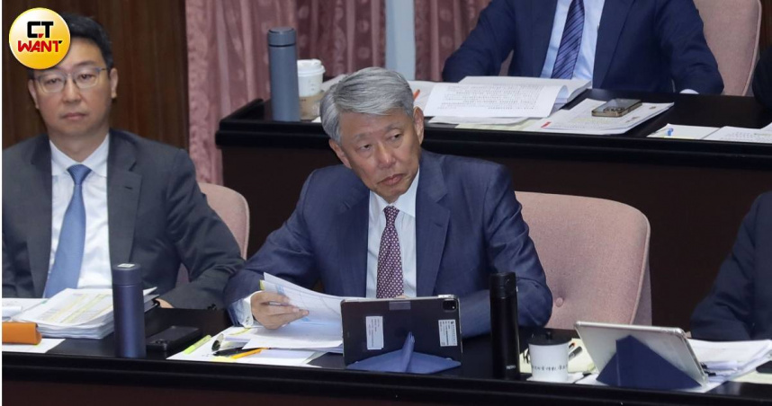 經濟部長郭智輝12日赴立院專案報告並備質詢。（圖／周志龍攝）