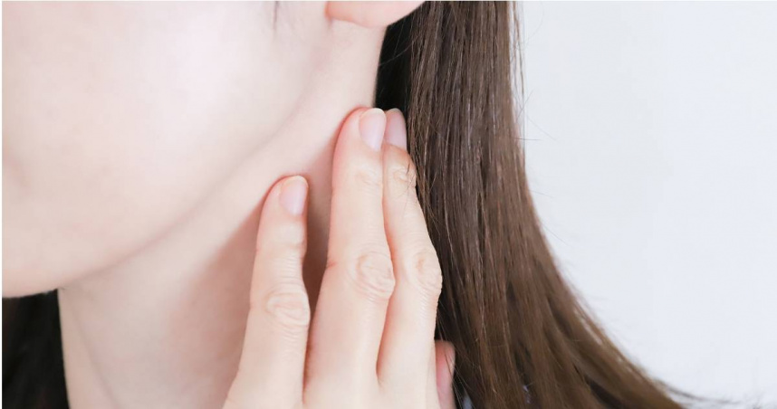 日本一名25歲女子玩任天堂Switch遊戲「健身環大冒險」，突然感到左邊頸部劇痛，2天後就醫發現自己中風了。（示意圖非當事人／photoAC）