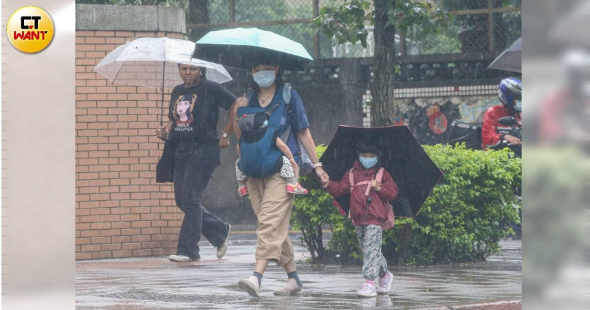 今明兩天是颱風「樺加沙」最接近台灣的時期，各地天氣不穩定。（示意圖／CTWANT資料照）