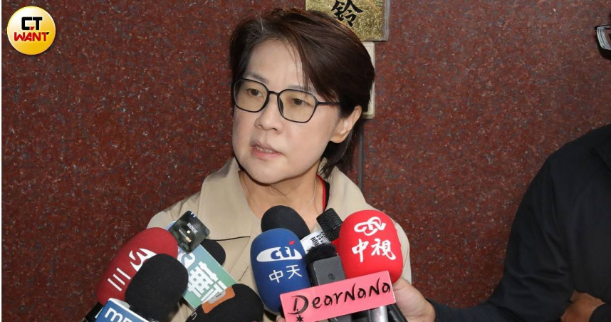 黃珊珊表示，今天下午後終於可以跟柯文哲講話了。（圖／周志龍攝）