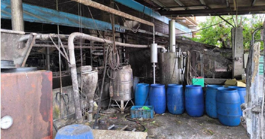 台中嚴防偷餵豬隻吃廚餘，37養豬場遭「一對一視訊監控」。圖為驗出陽性反應的梧棲養豬場，已變得空蕩蕩。（圖／報系資料照）