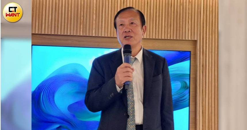 賴正鎰表示，AI不能只在科技業發光，政府應政策推動帶中小企業與傳產一起升級。（圖／林榮芳攝）