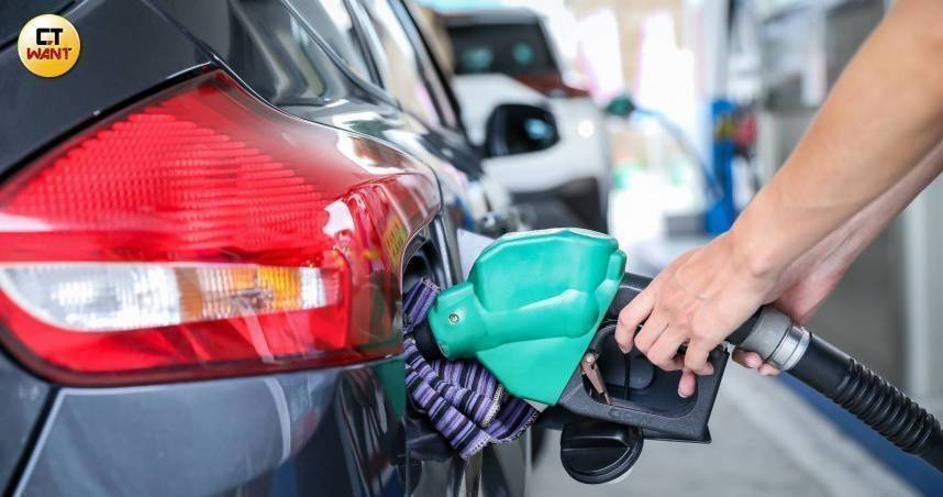 針對近期外界質疑台灣中油公司超收油價，台灣中油嚴正澄清。（圖／侯世駿攝）