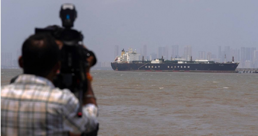 美以伊戰爭及隨之而來的「荷姆茲海峽危機」（Strait of Hormuz crisis）帶來更廣泛的經濟衝擊。（圖／達志／美聯社）